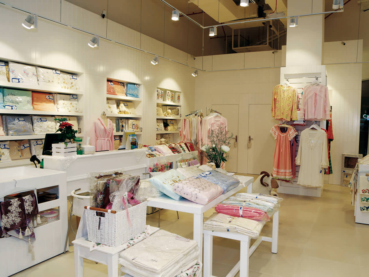 RETAIL SHOP INTERIOR DESIGNS - OX Interior Design & Fit Out Company Dubai